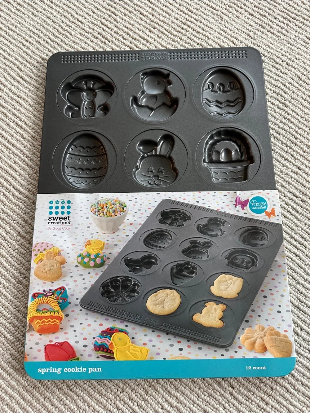 Nonstick Spring-Shaped Baking Pan in Black
